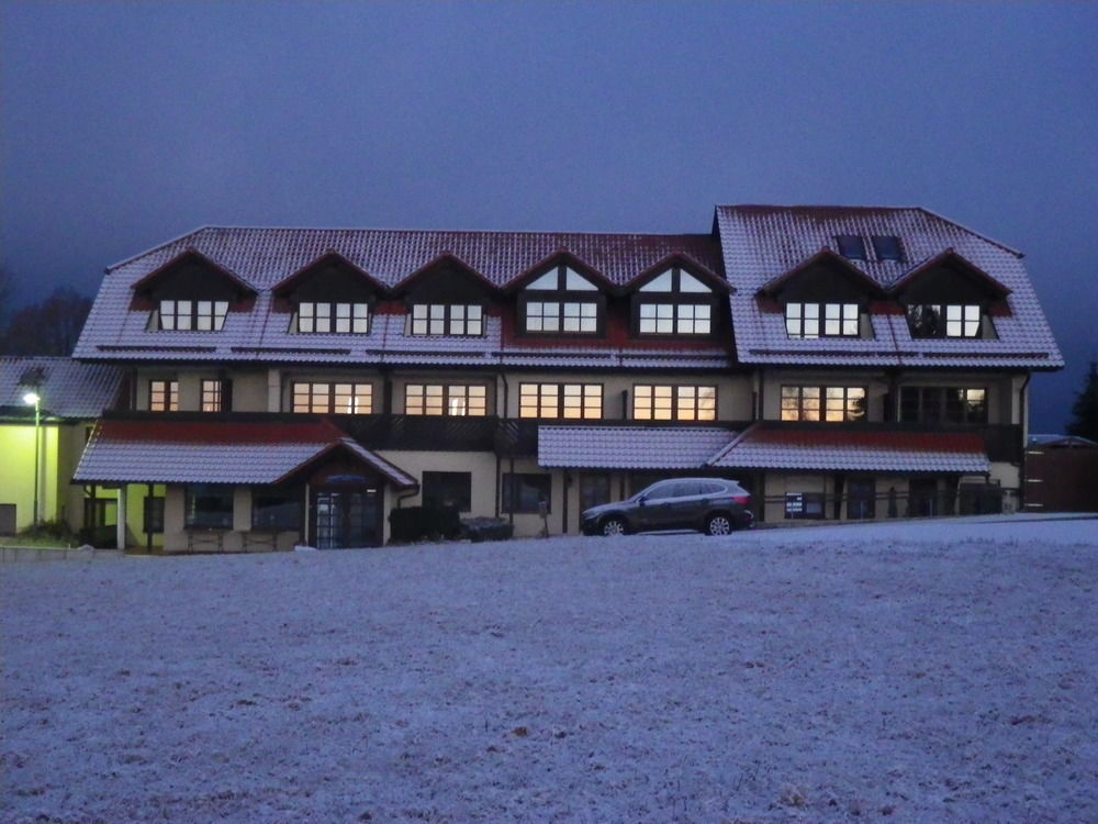 Berggasthof & Hotel Kranich, Hinterrod Eisfeld Kültér fotó